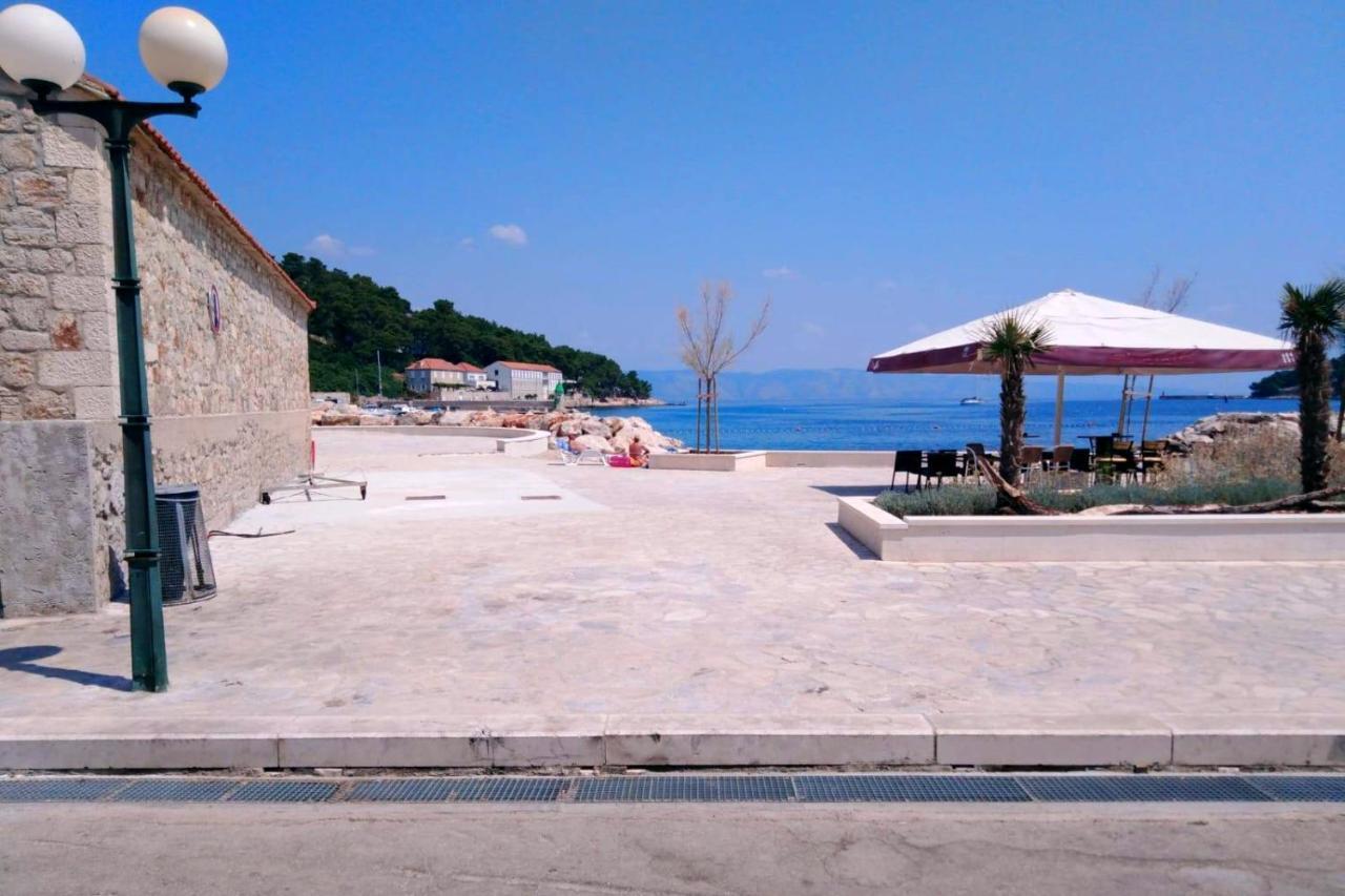 Apartments With A Parking Space Jelsa, Hvar - 8746 Jelsa  Extérieur photo